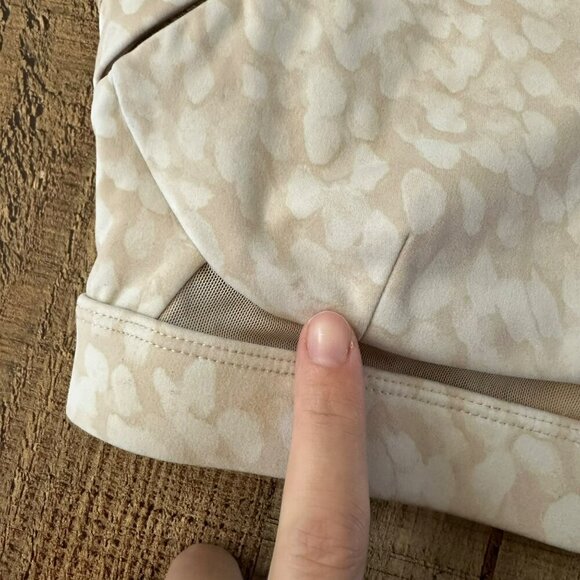 Fabletics Light Beige & White Patterned Sports Bra With Gold Straps - Picture 4 of 6